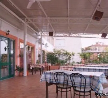 艾柏格阿布鲁佐大酒店