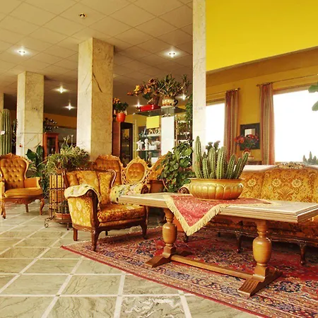 艾柏格阿布鲁佐大酒店 酒店 3*