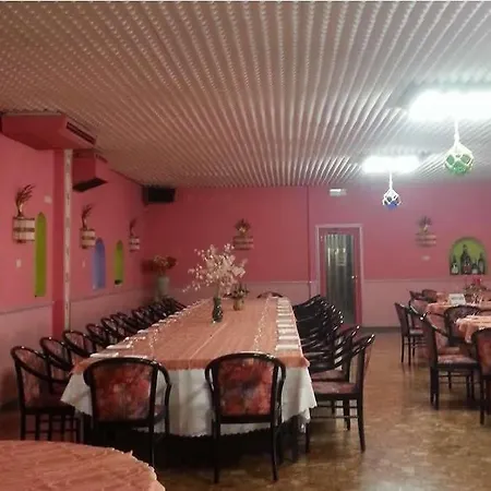 艾柏格阿布鲁佐大酒店 酒店