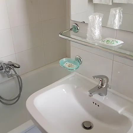 艾柏格阿布鲁佐大酒店 3* 基耶蒂