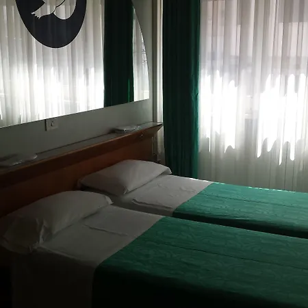 艾柏格阿布鲁佐大酒店 3*