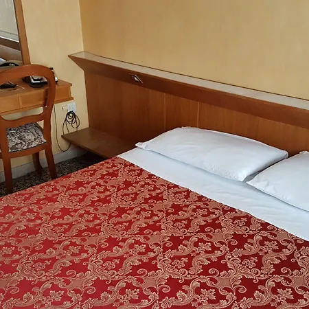 酒店 艾柏格阿布鲁佐大酒店 3*