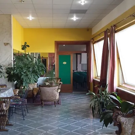 艾柏格阿布鲁佐大酒店 3*