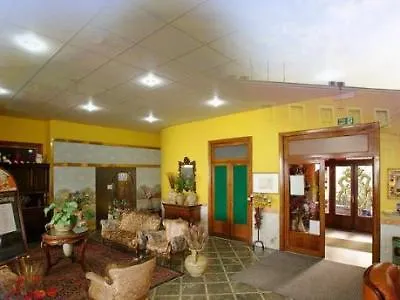 艾柏格阿布鲁佐大酒店